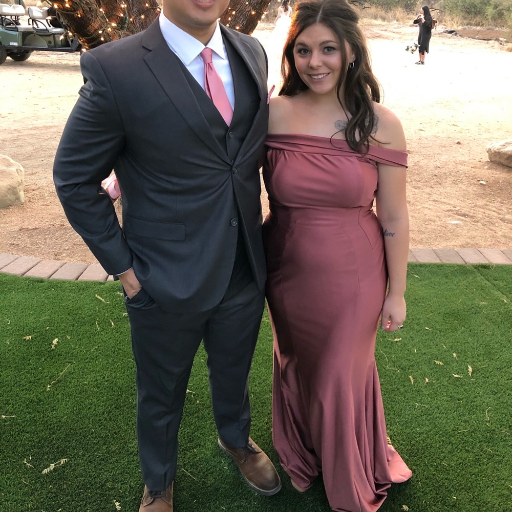 Formal dress - Picture 4 of 7
